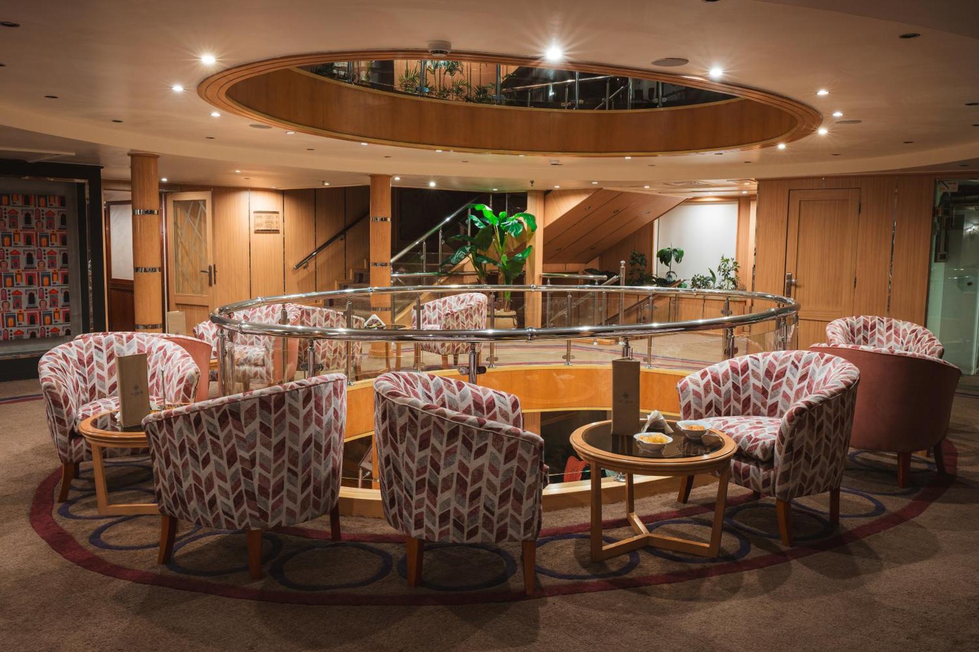Acamar Nile Cruise - Every Monday From Luxor For 04 & 07 Nights - Every Friday From Aswan For 03 & 07 Nights מראה חיצוני תמונה