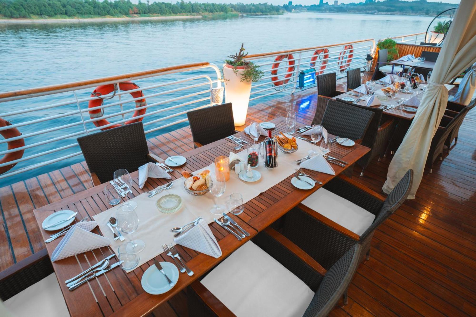 Acamar Nile Cruise - Every Monday From Luxor For 04 & 07 Nights - Every Friday From Aswan For 03 & 07 Nights מראה חיצוני תמונה